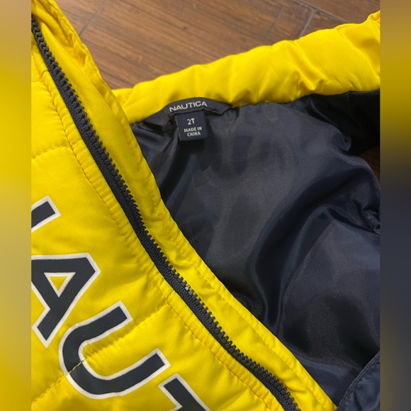 Set of 2 Toddler Puffer Vests - Picture 6 of 9